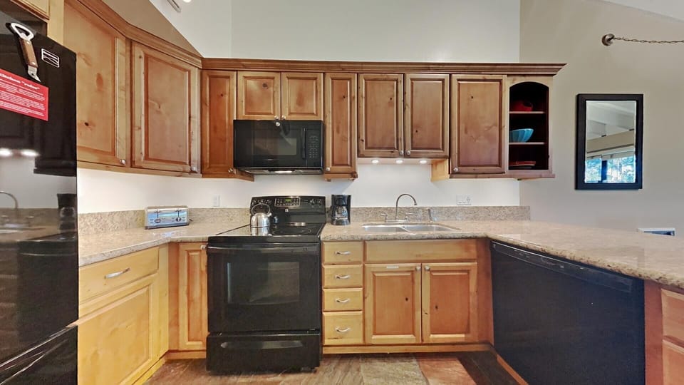 Room, Indoors, Oven, Microwave, Furniture