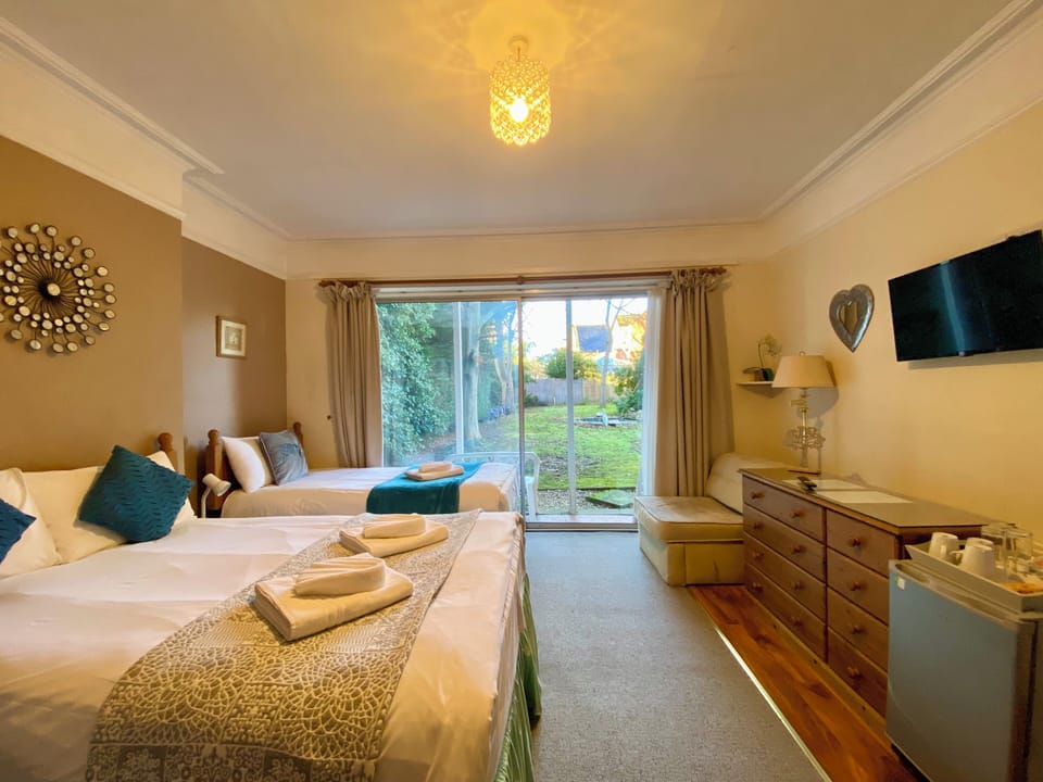 Superior Triple Room | Desk, laptop workspace, iron/ironing board (on request), WiFi (free)