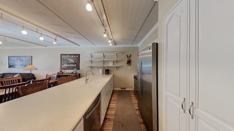 Full Kitchen for Holiday Meals