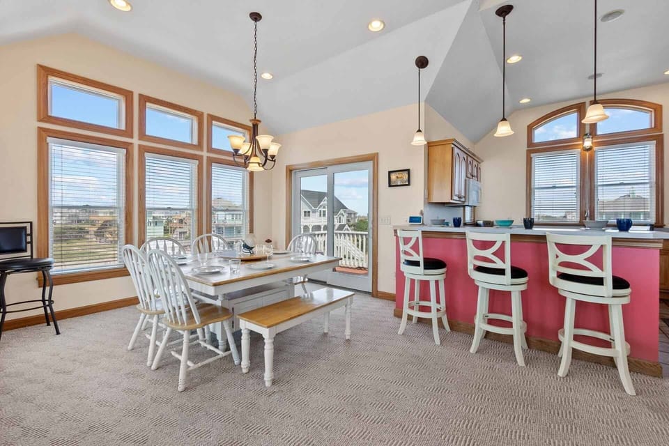 Surf-or-Sound-Realty-932-Dare-Dreamer-Dining-Area-1