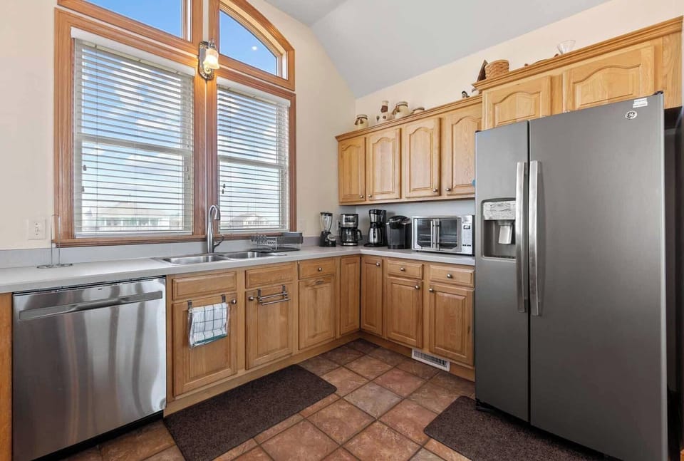 Surf-or-Sound-Realty-932-Dare-Dreamer-Kitchen-2