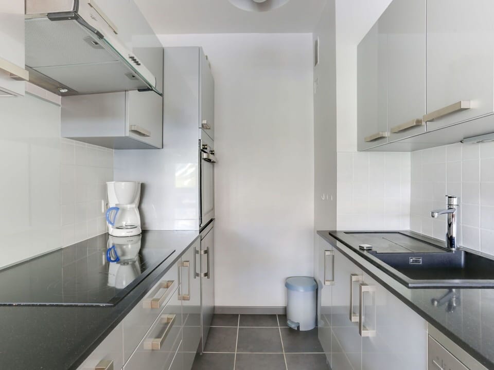 Room, Property, Bathroom, Interior Design, Architecture, Building, House, Ceiling, Floor, Real Estate