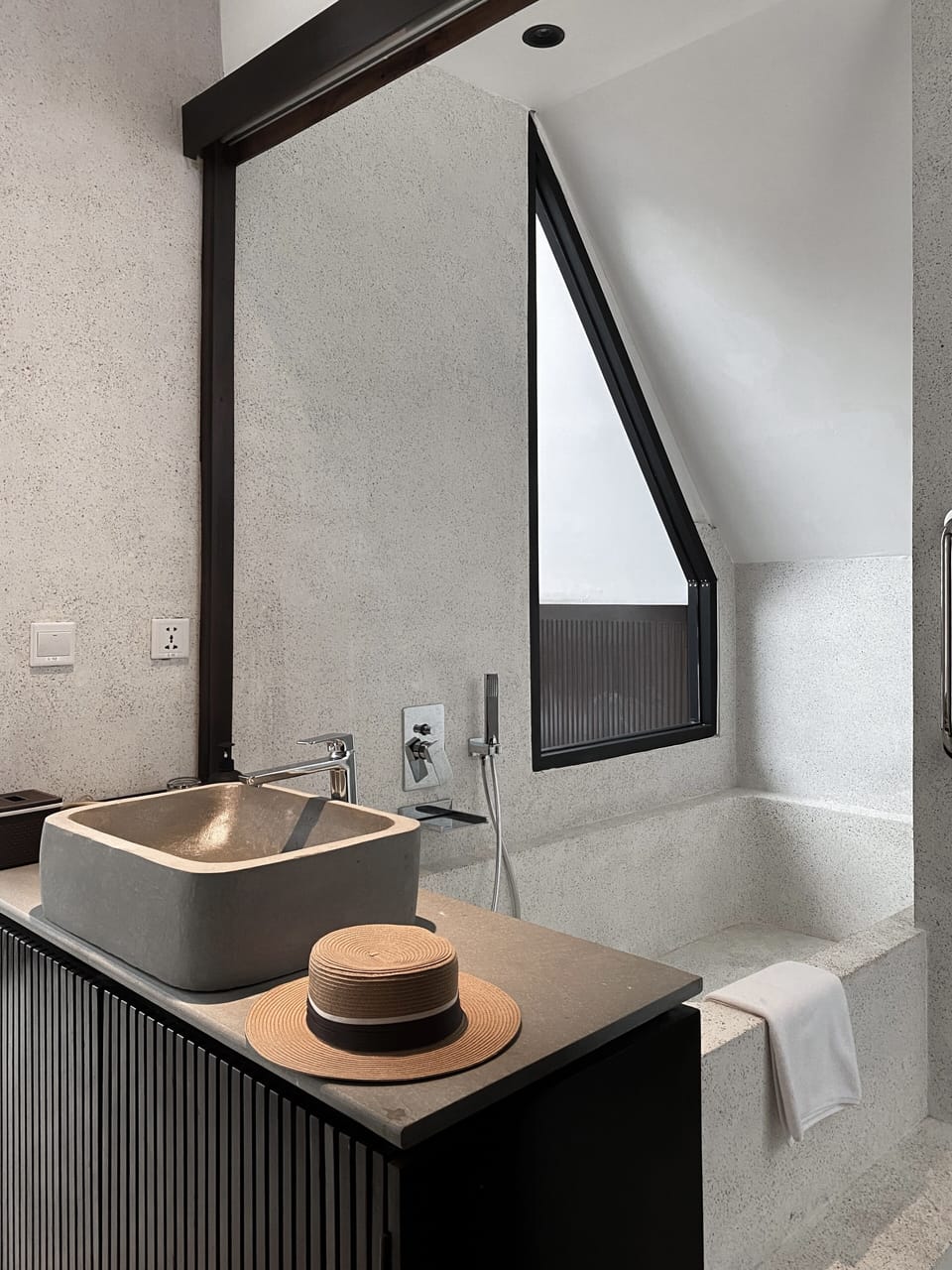 Deluxe Rooftop Sky View (Private Room) | Deep soaking bathtub