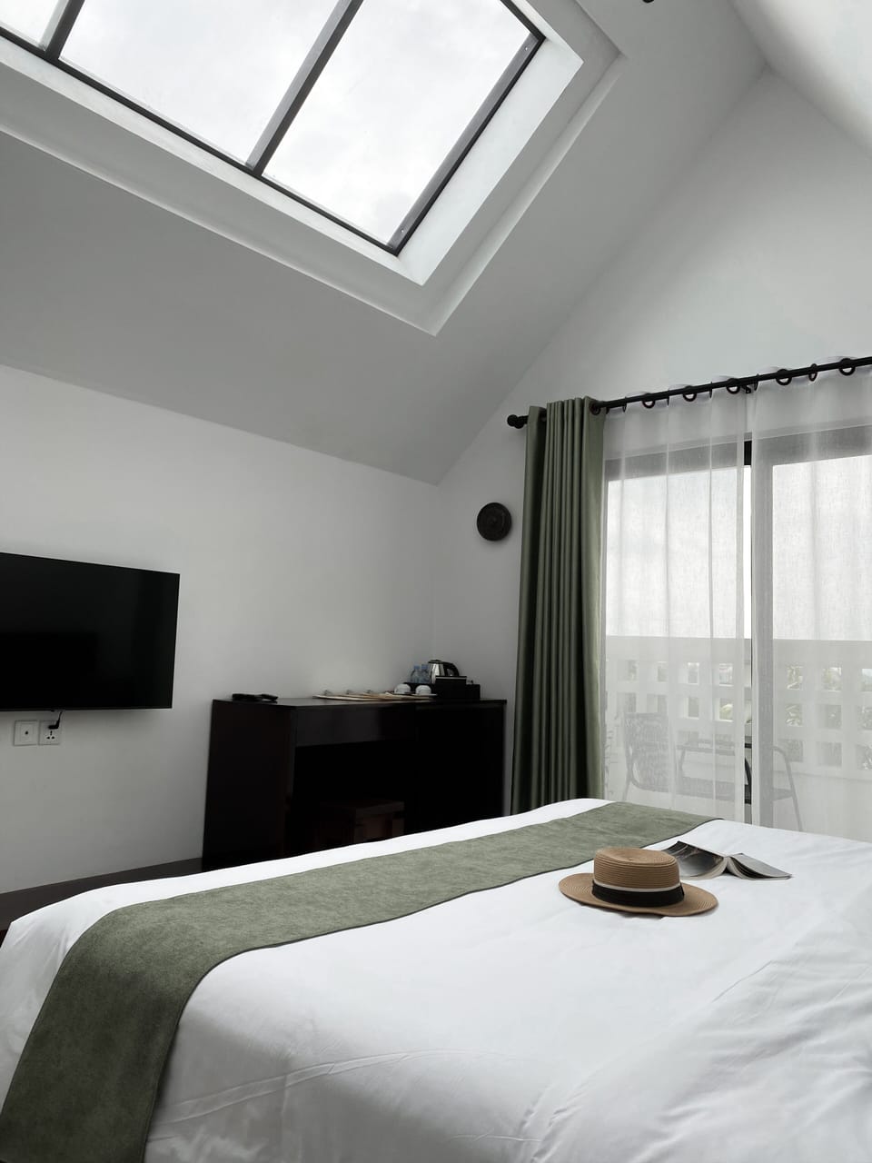 Deluxe Rooftop Sky View (Private Room) | Individually decorated, soundproofing, free WiFi, bed sheets