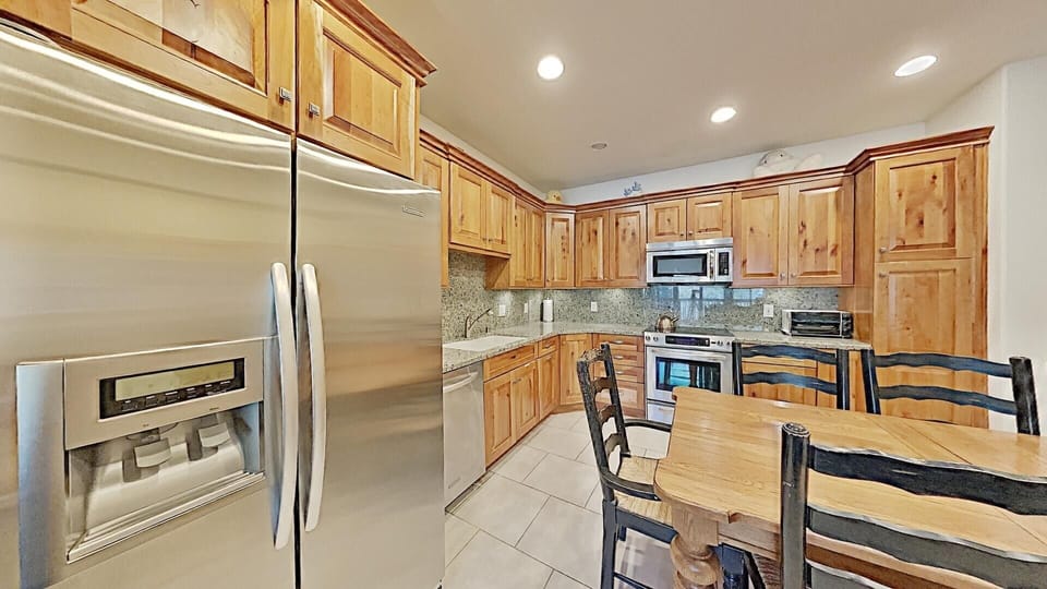 Full Kitchen