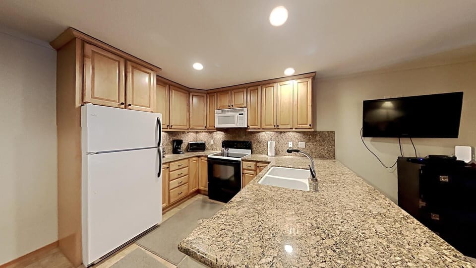 Fully Equipped Kitchen for Holiday Meals