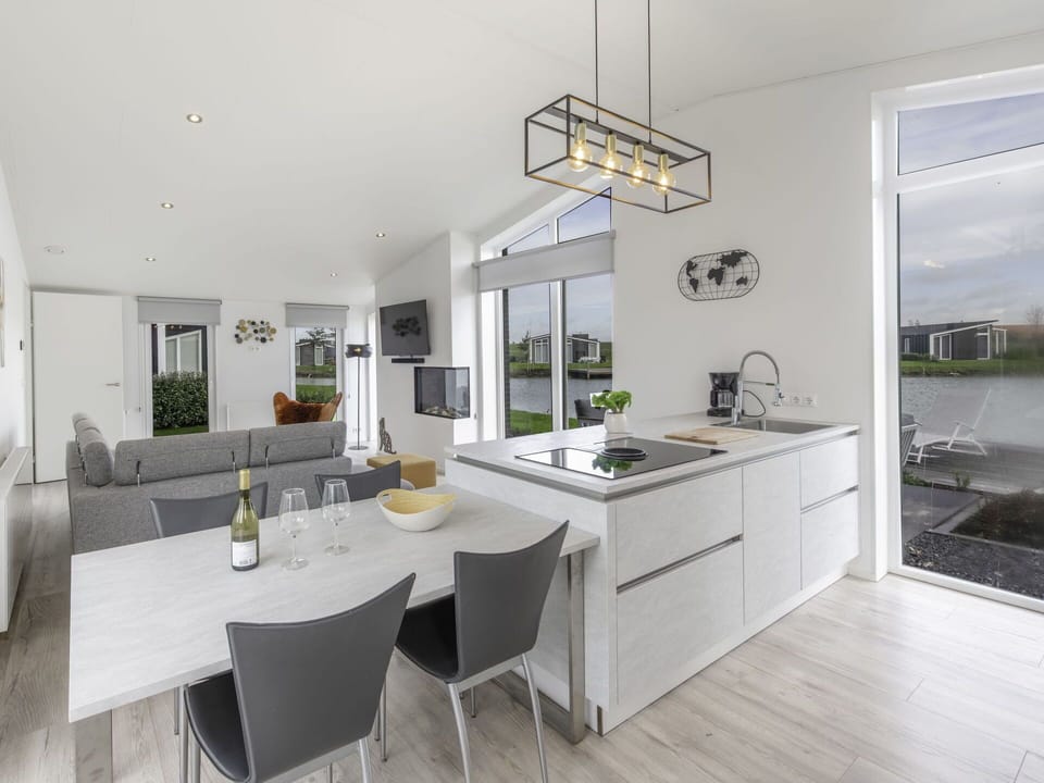 Table, Property, Furniture, Cabinetry, Countertop, Building, Chair, Interior Design, Flooring, Kitchen Stove