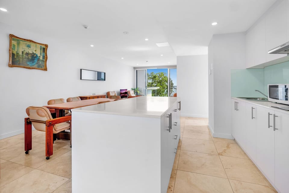 Family Apartment, 4 Queen Bedrooms | Private kitchen | Fridge, microwave, stovetop, electric kettle
