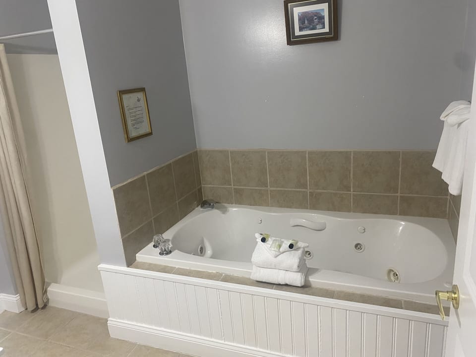 The Taber Inne & Suites Hotel in Mystic