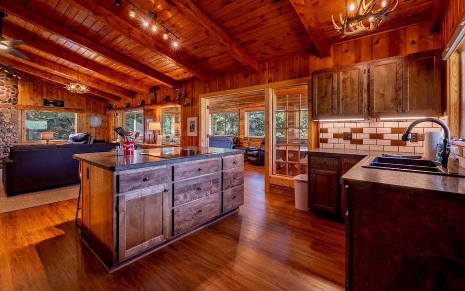 The cabin features amenities to make your mountain adventure comfortable any time of year.