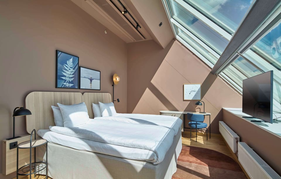 Junior Suite | In-room safe, free WiFi, bed sheets