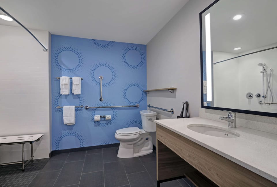 Shower, towels