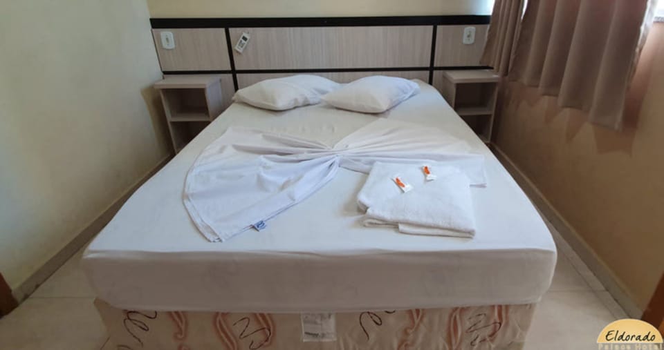 Double Room | Minibar, WiFi (free), bed sheets