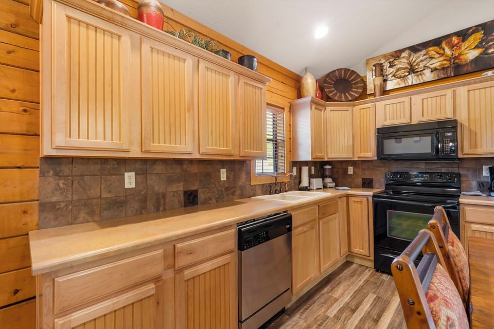 Plenty of Cabinet and Counter Space