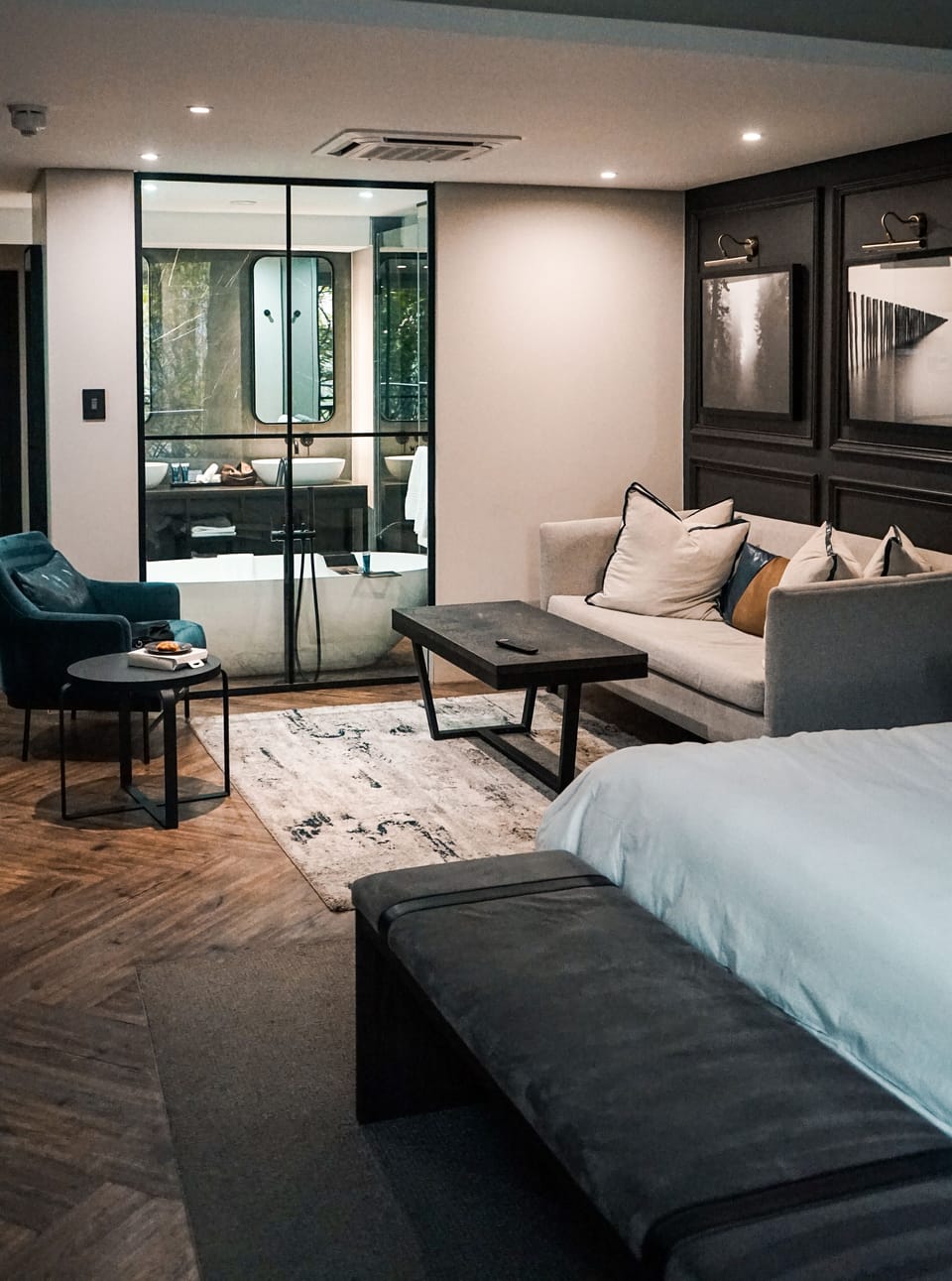 Luxury Villa | In-room safe, desk, laptop workspace, blackout drapes