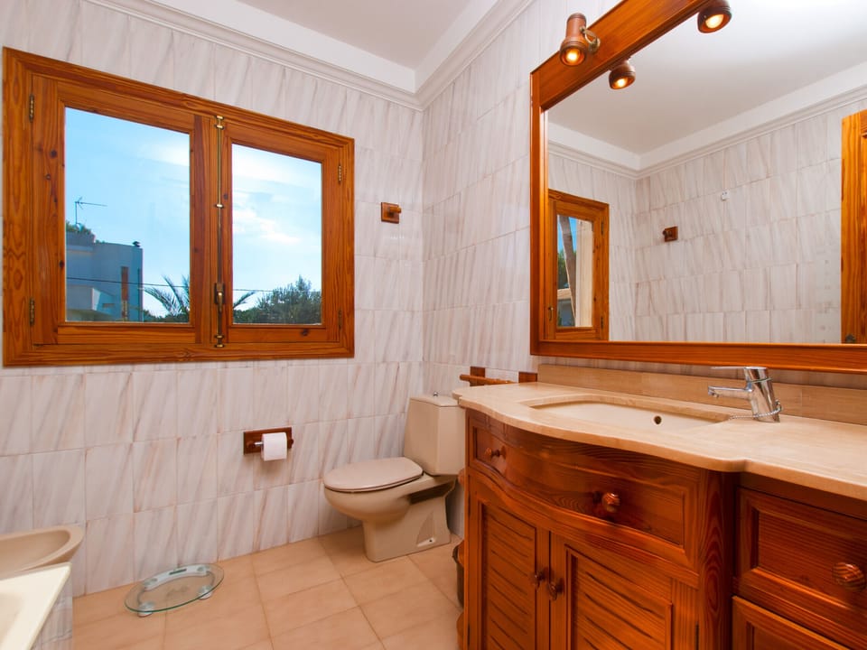 Bathroom with bathtub