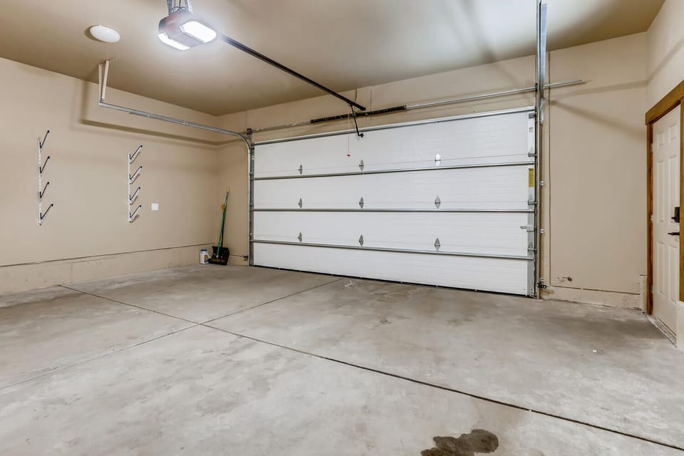 EG8 Private Garage
