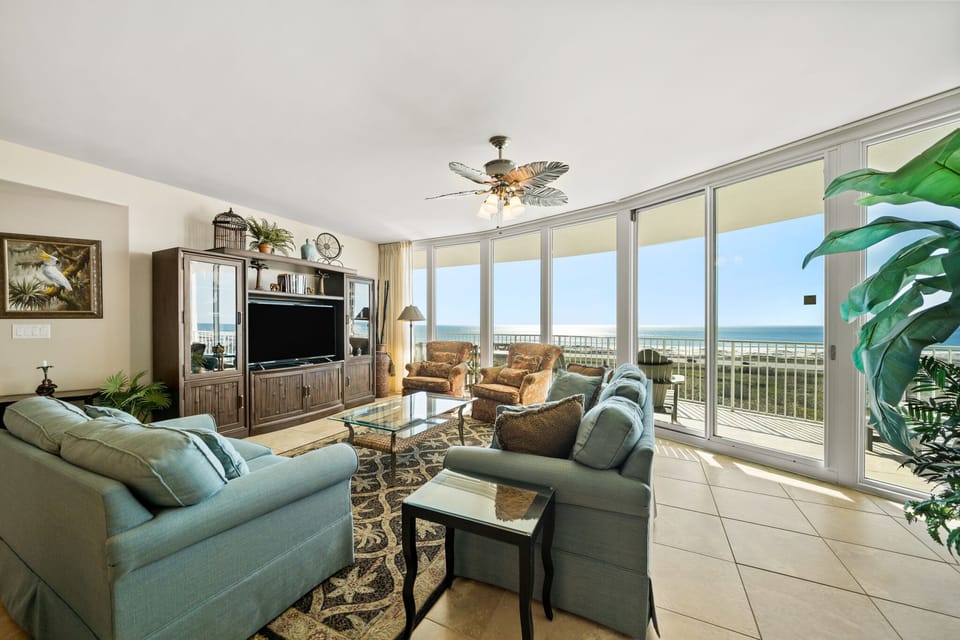 Caribe Resort D813 Living Room
