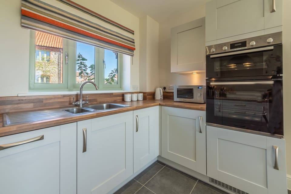 Ground Floor: Kitchen