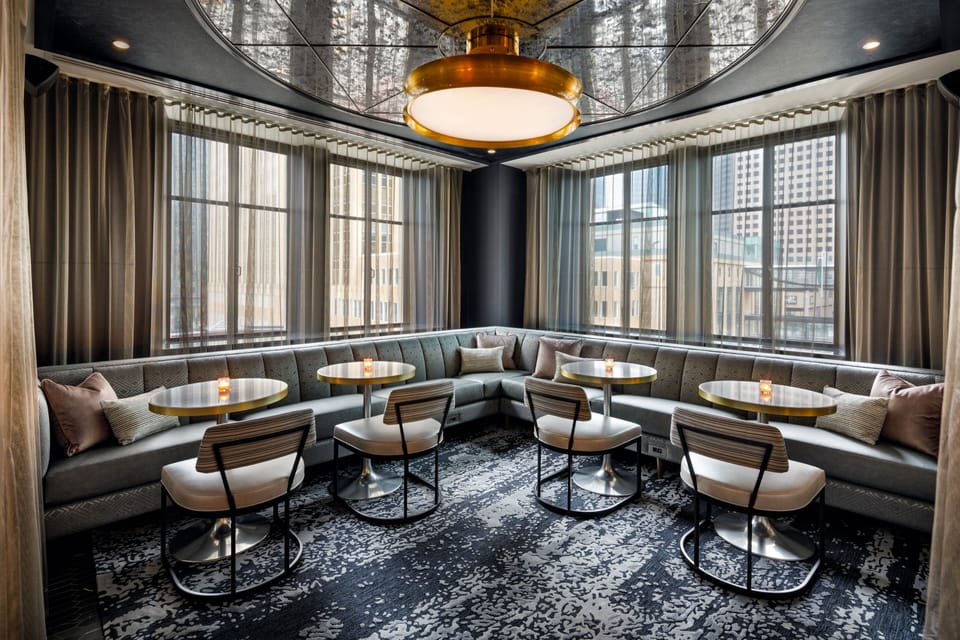 2 restaurants; breakfast, dinner, and brunch served
