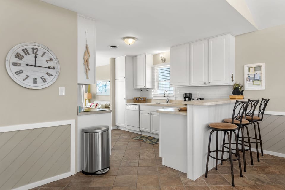 SN2712: Beach Dugout | Top Level Kitchen