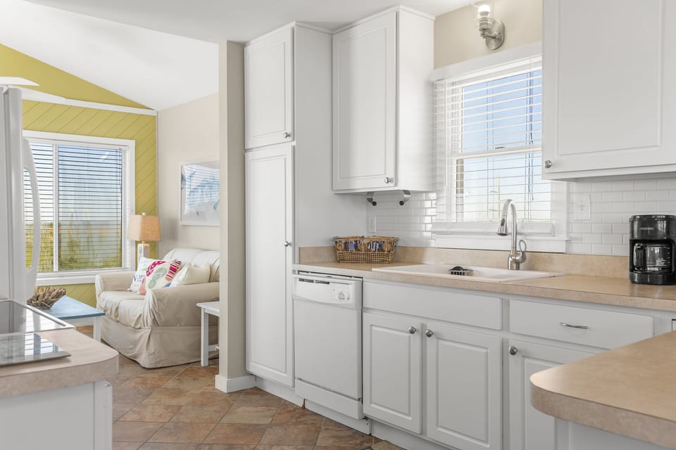 SN2712: Beach Dugout | Top Level Kitchen