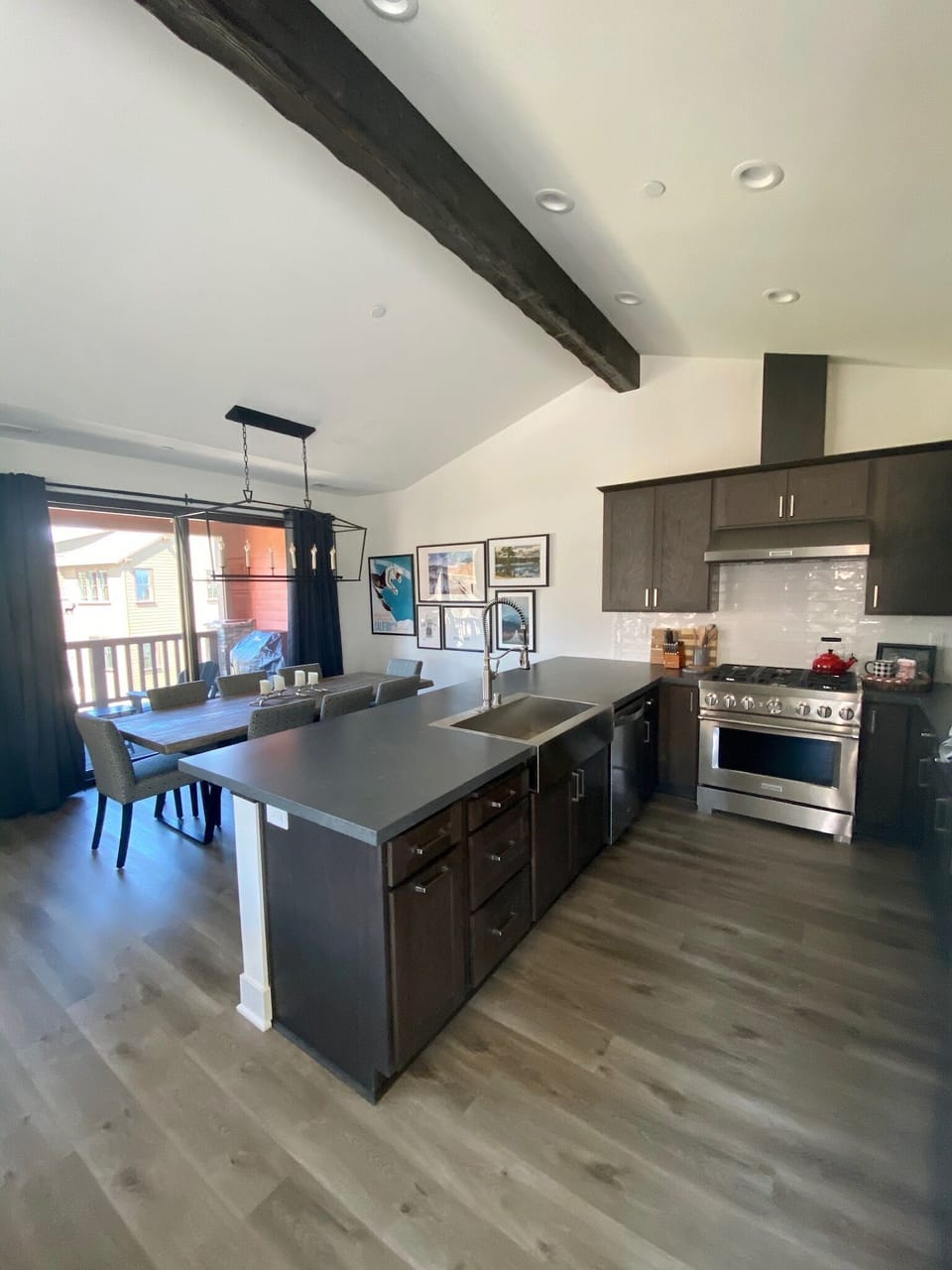 Vaulted ceilings and open concept