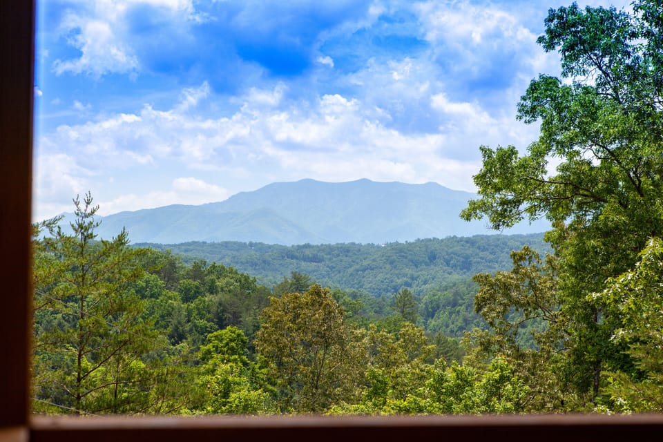 Day time Mt LeConte views.