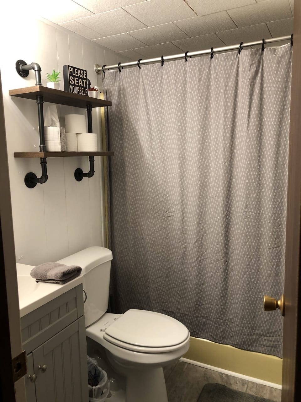 Full bathroom 