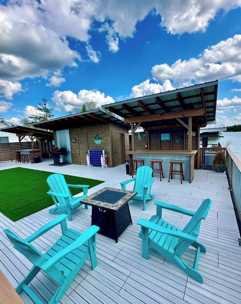 New remodeled upper deck for renters