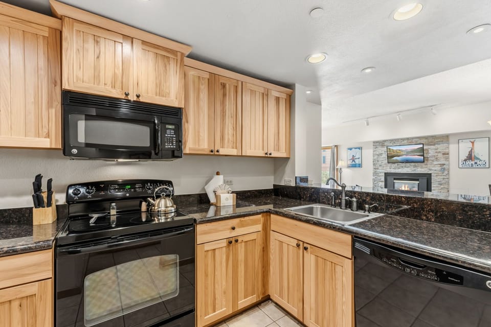 Full Kitchen