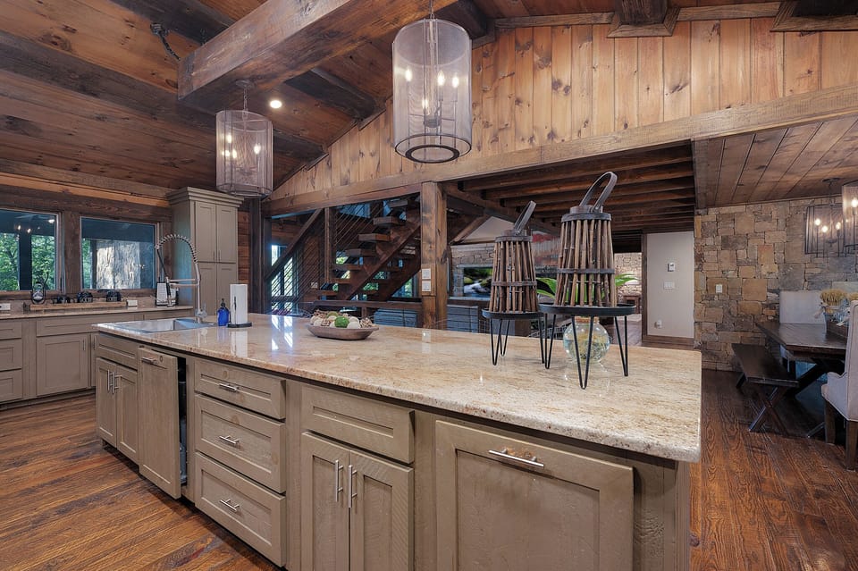 A Stoney River - Fully Equipped Custom Kitchen