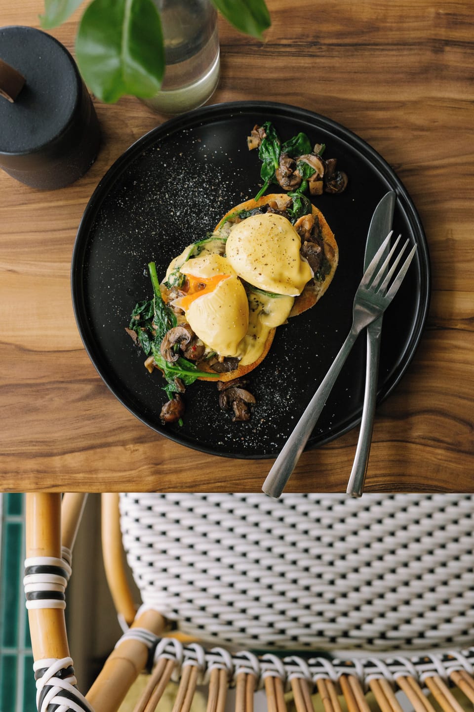 Free local cuisine breakfast
