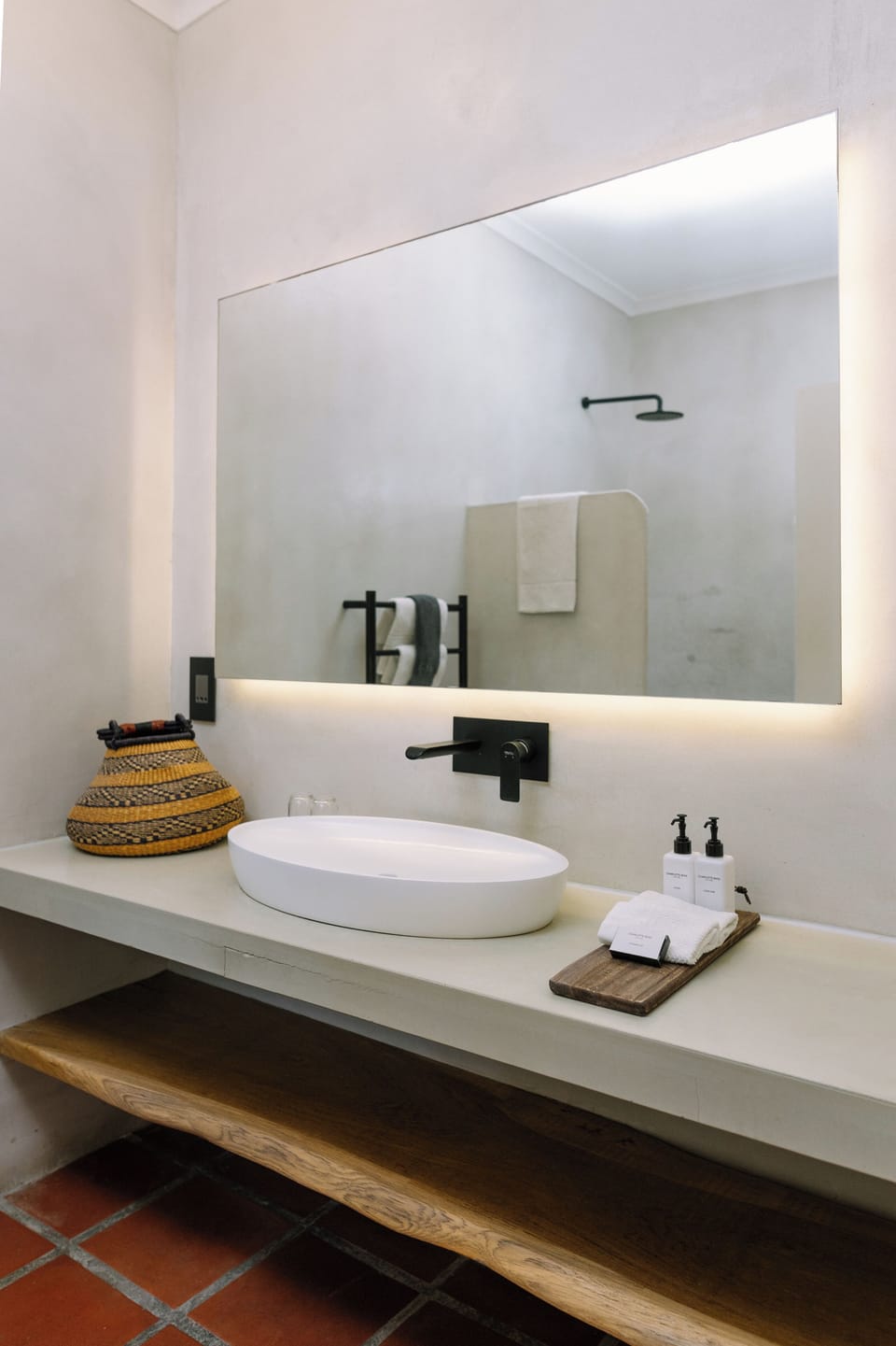 Bathroom sink
