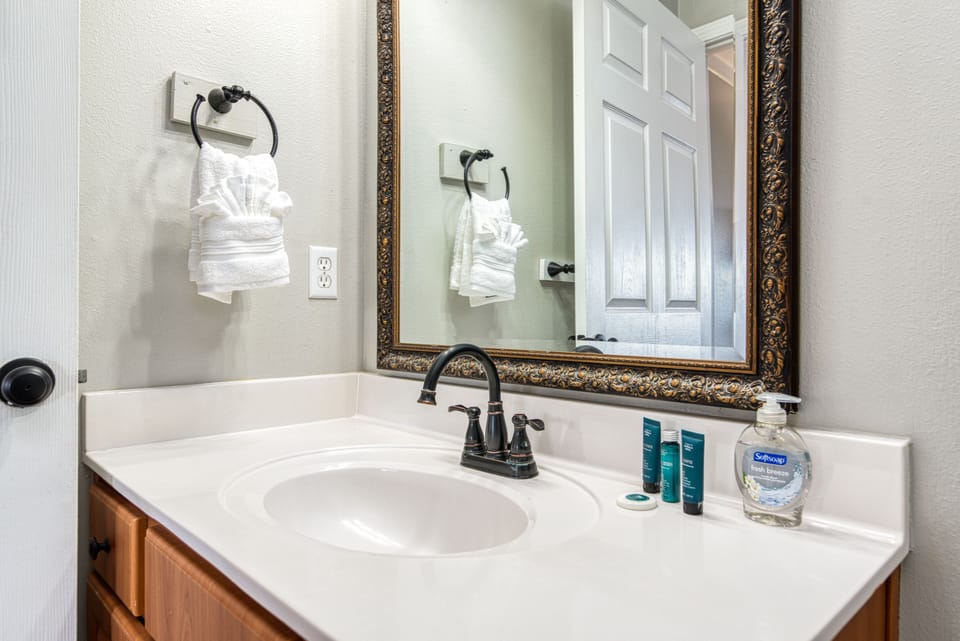 Large on suit master bathroom with large shower, luxurious towels and toiletries