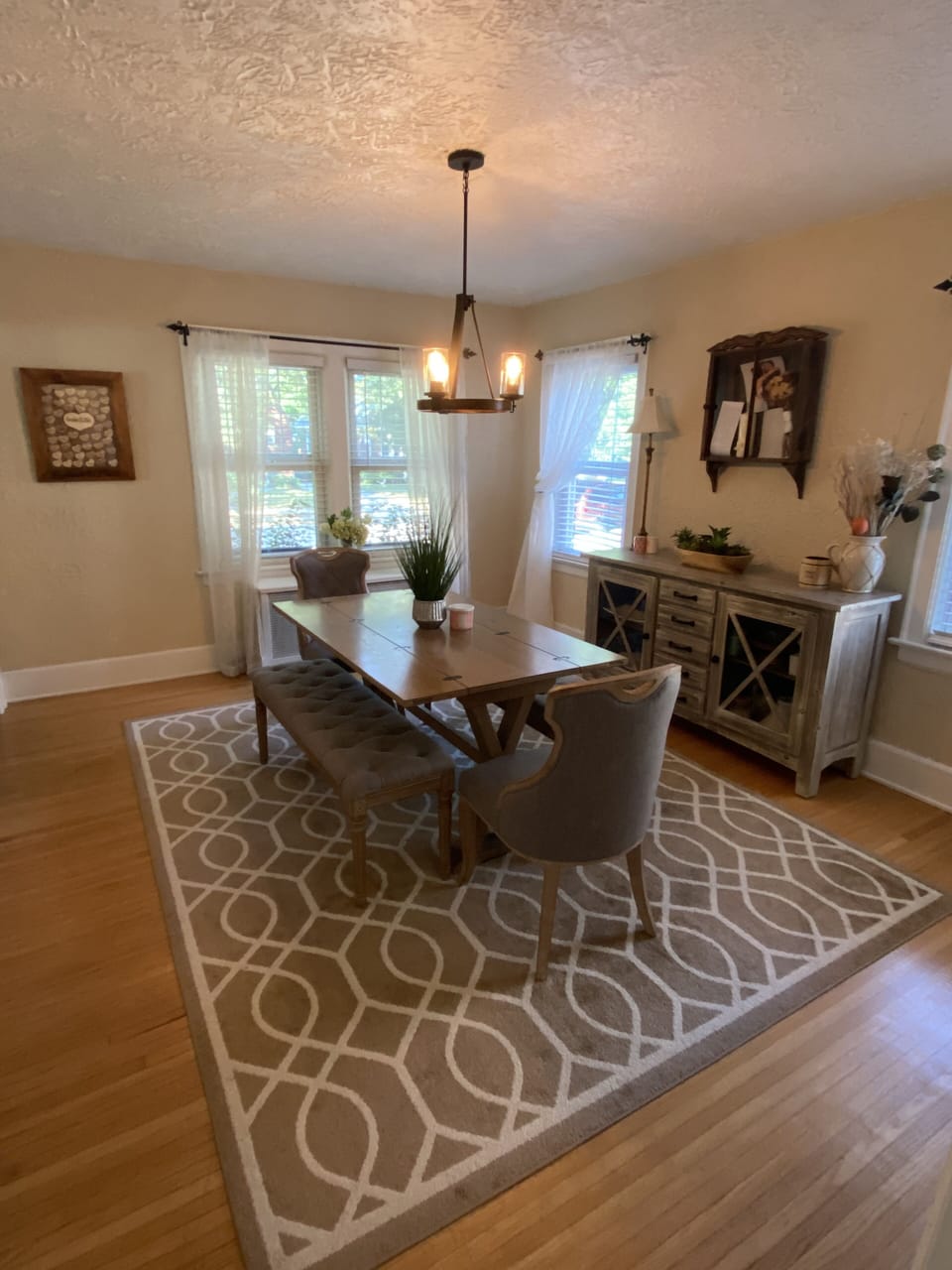 Dining area with seating for 6 and high chair available
