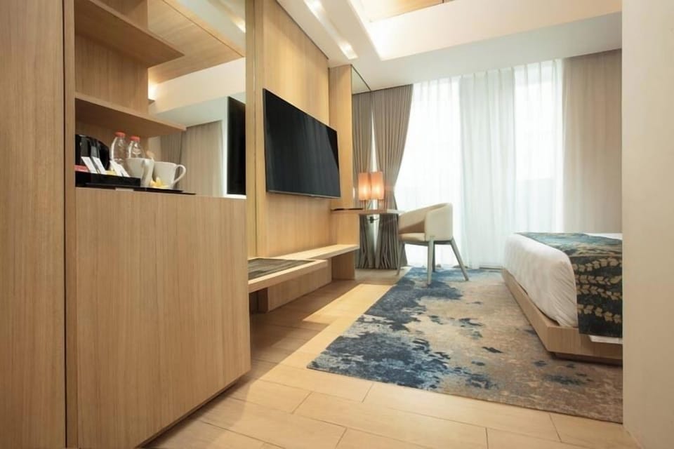 Premium bedding, minibar, in-room safe, desk