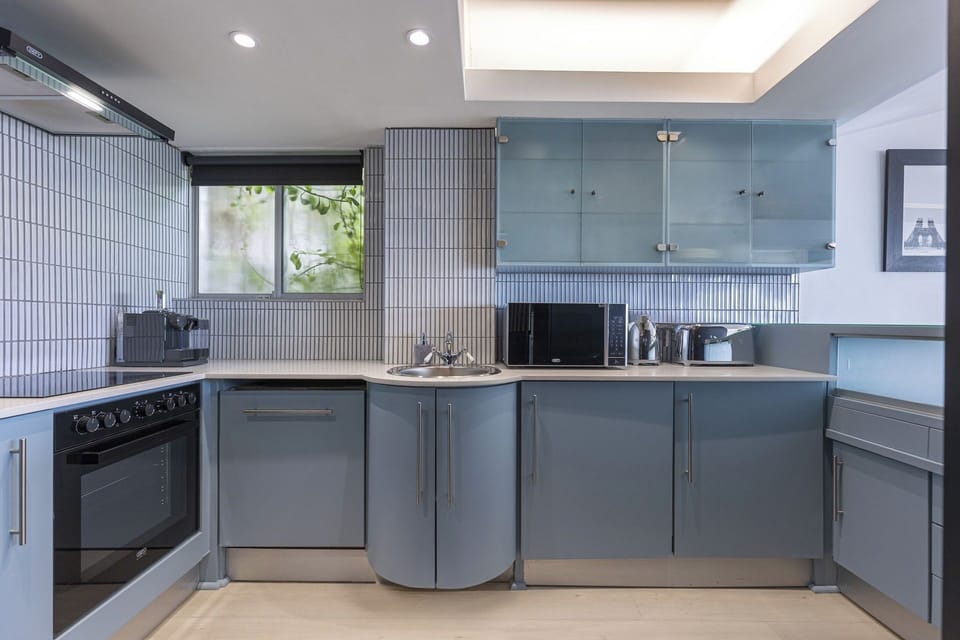 Clifton YOLO Spaces - Clifton Beachfront Executive | Private kitchen | Full-size fridge, microwave, oven, stovetop