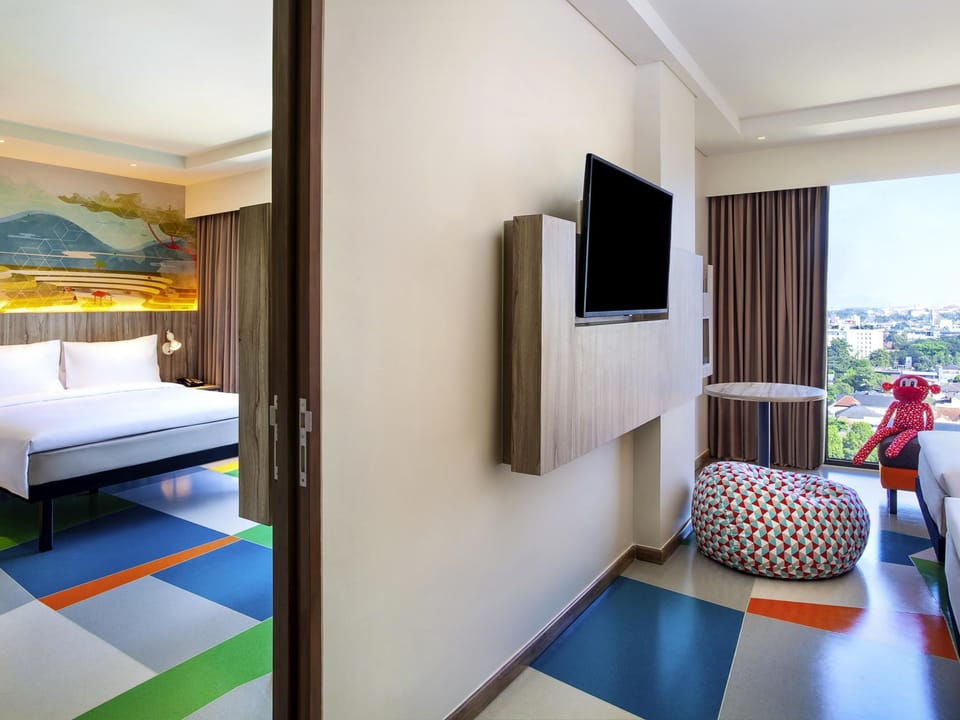 Family Room, Multiple Beds | In-room safe, desk, laptop workspace, free WiFi