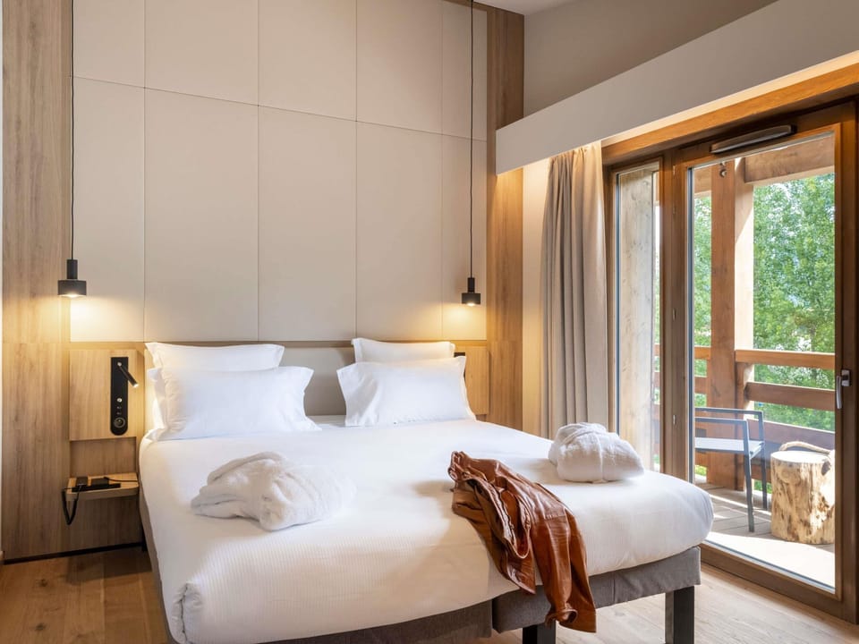 Junior Suite, 1 Double Bed with Sofa bed, Balcony | Individually decorated, individually furnished, laptop workspace