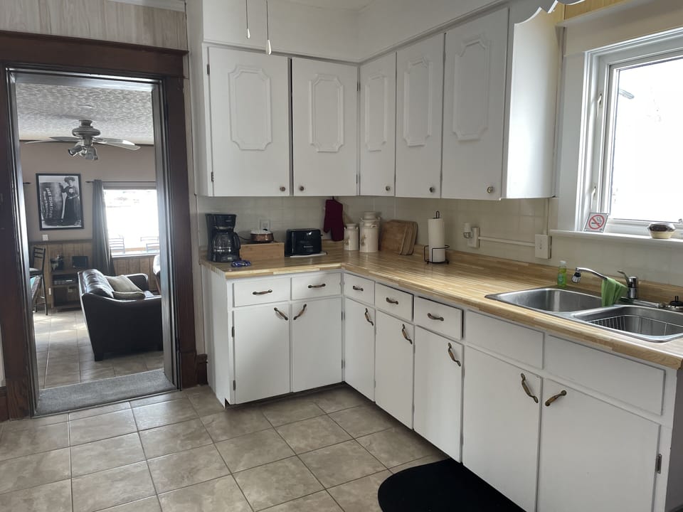 Fully equipped kitchen off of games room and dining room.  Fridge, microwave
