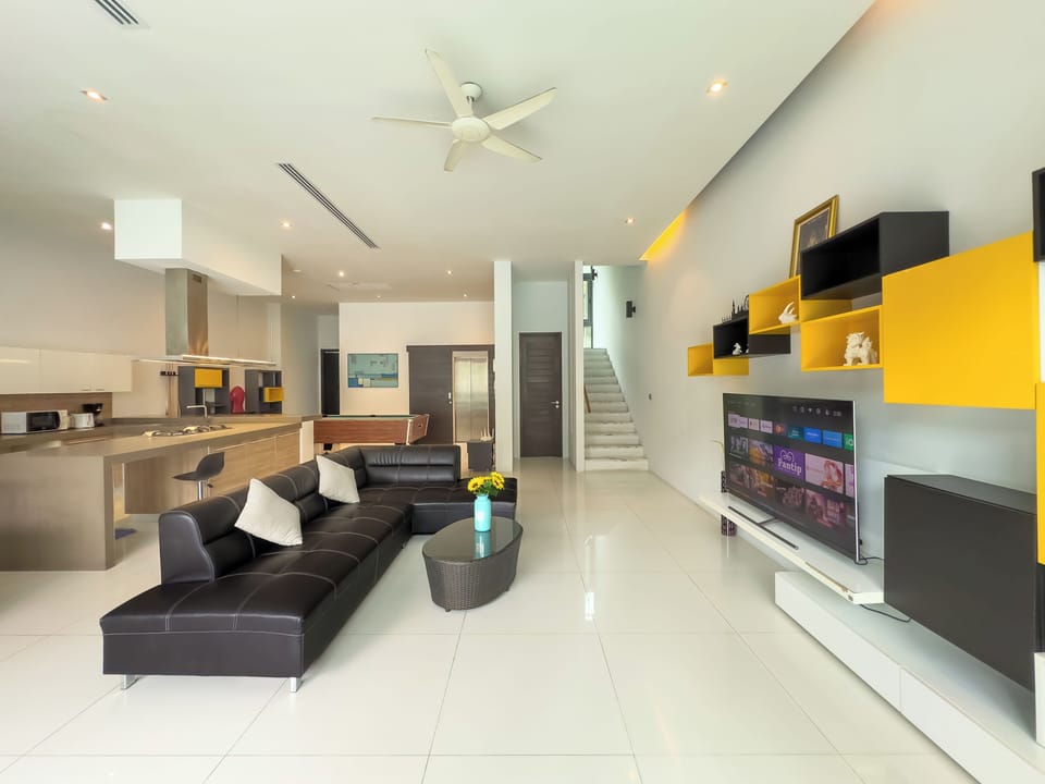 Villa | Living area | 60-inch flat-screen TV with satellite channels, Smart TV