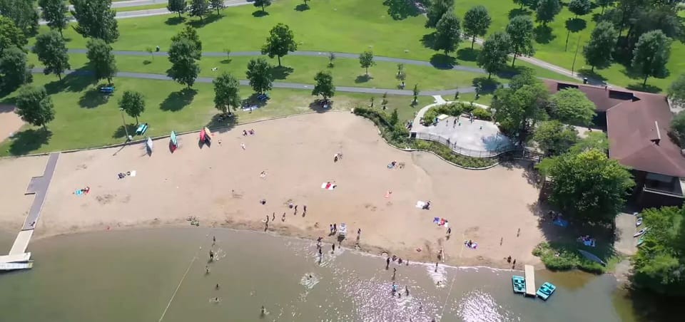 Minutes from popular Phalen Lake w/ lake front and splash pad

