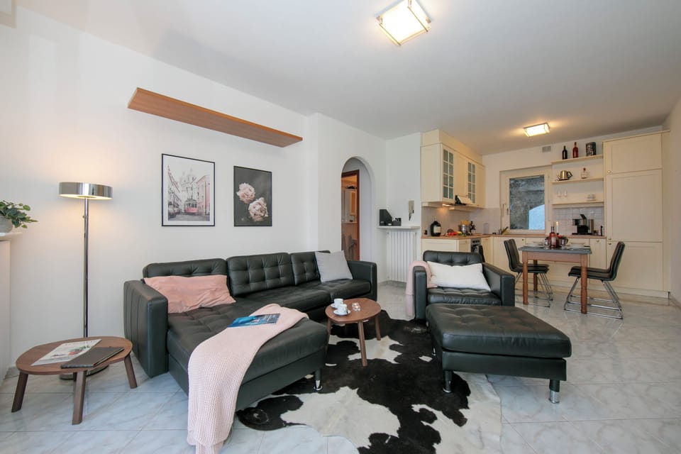 Family Apartment, Multiple Bedrooms, Mountainside (Sonenga Panoramic Terrace) | Living area | 24-inch flat-screen TV with digital channels, TV, fireplace