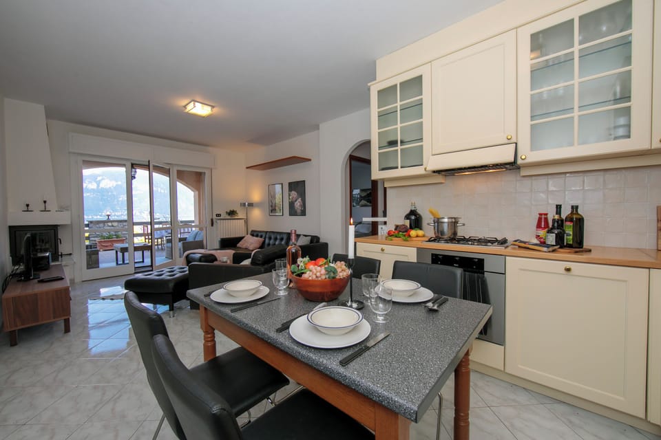 Family Apartment, 2 Bedrooms, Balcony, Mountainside (Sonenga Panoramic Terrace) | Dining