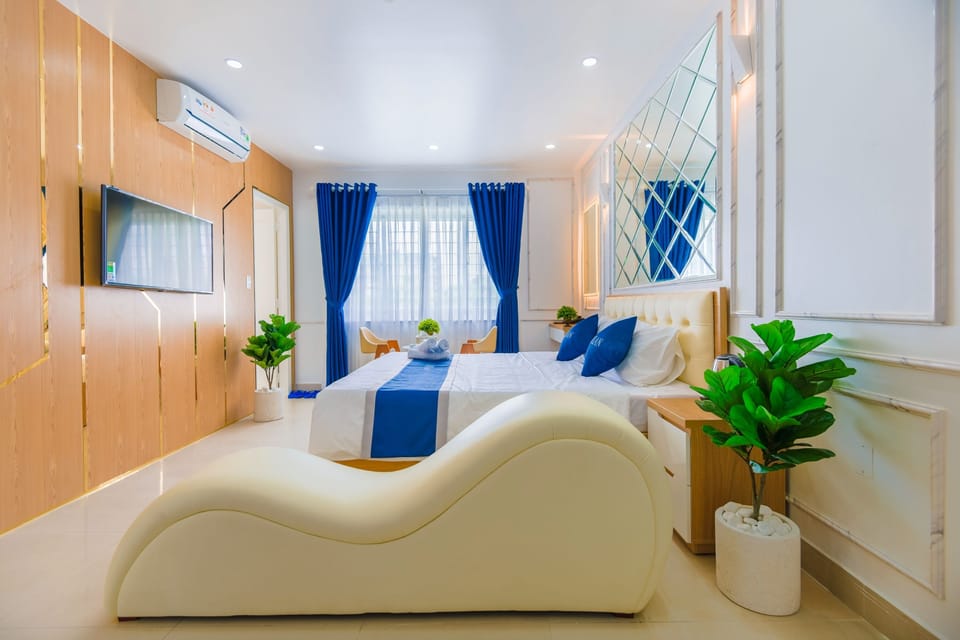 Deluxe Room | Minibar, desk, free WiFi, bed sheets