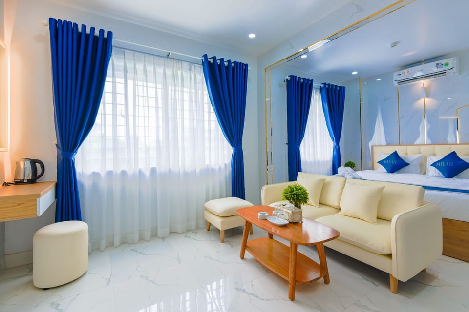 VIP Room | Minibar, desk, free WiFi, bed sheets