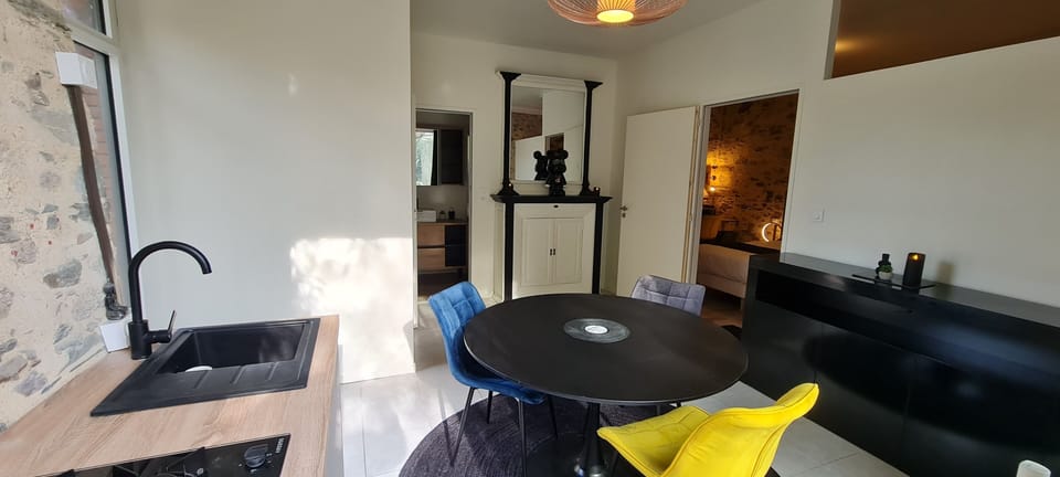 Comfort Apartment | Living area | Flat-screen TV