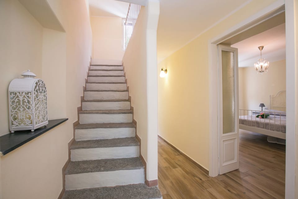 Family Townhome, 3 Bedrooms, Balcony, Mountainside (Plesio Rustico Panoramica) | Interior