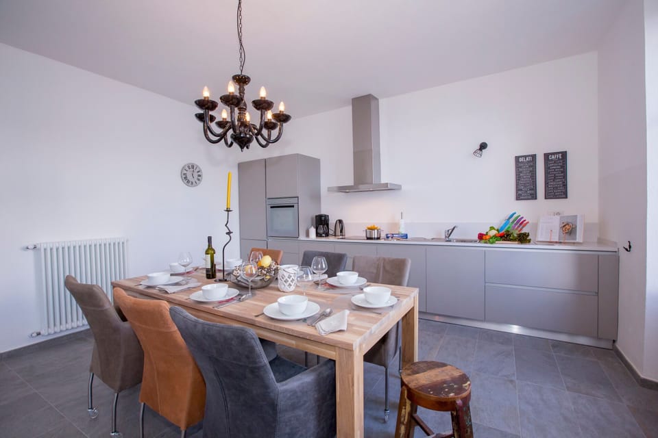 Family Townhome, 4 Bedrooms, 2 Bathrooms, Mountainside (Rustico Logo Bellavista) | Dining